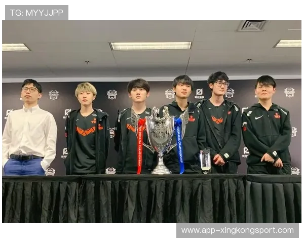 南京排球队以65分稳居杯赛积分榜首位争夺冠军信心十足